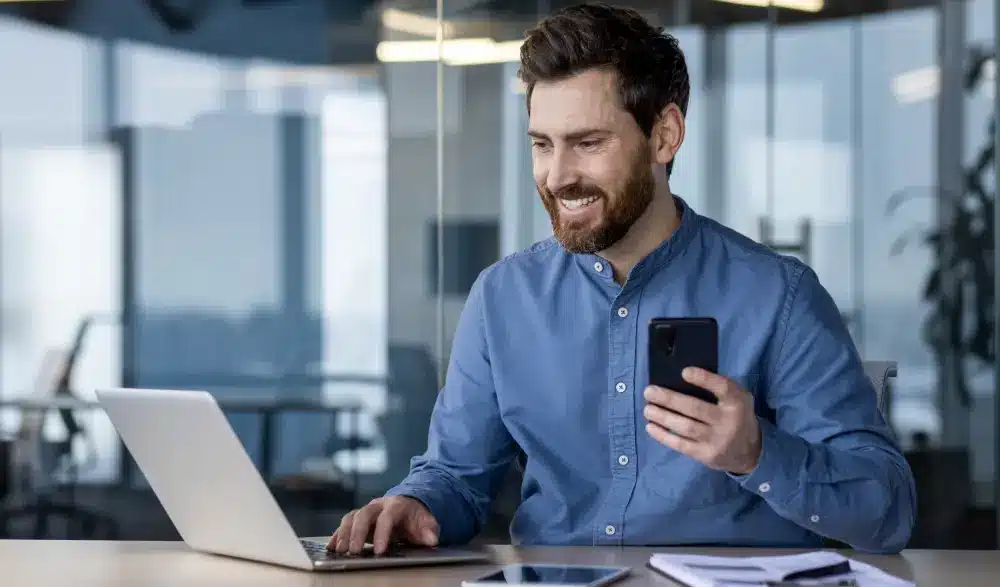 Business owner using SMS marketing to reach customers quickly
